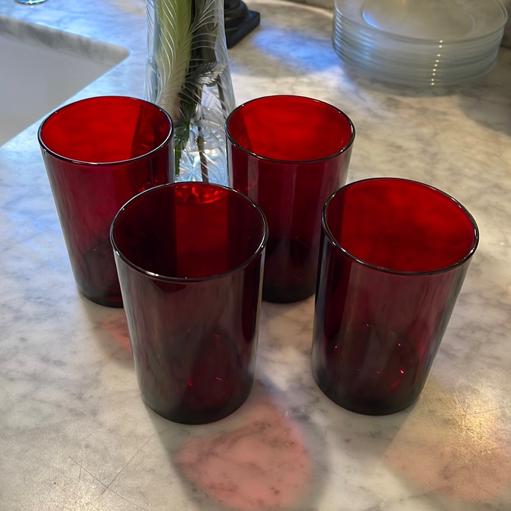 ❤️ Set of Four Heavy Tumblers in Red Glass